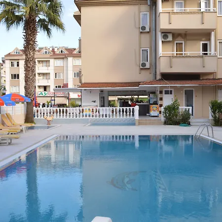 小岛公寓式酒店 马尔马里斯