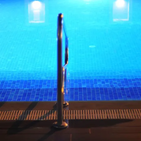 小岛公寓式酒店 2*