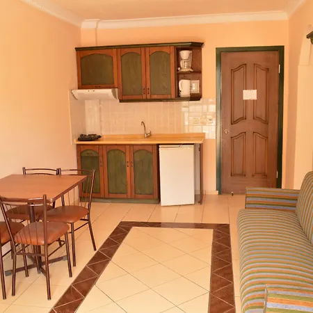 Isla Apartahotel 3*